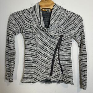 Fade by BKE Terry Cardigan Sweater Womens Medium Gray White Asymmetrical‎ Button